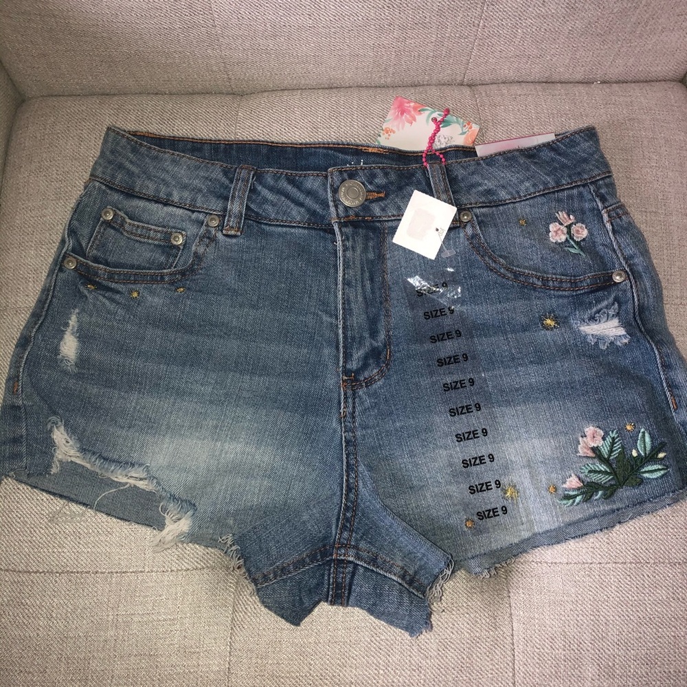 NWT Almost famous jean shorts